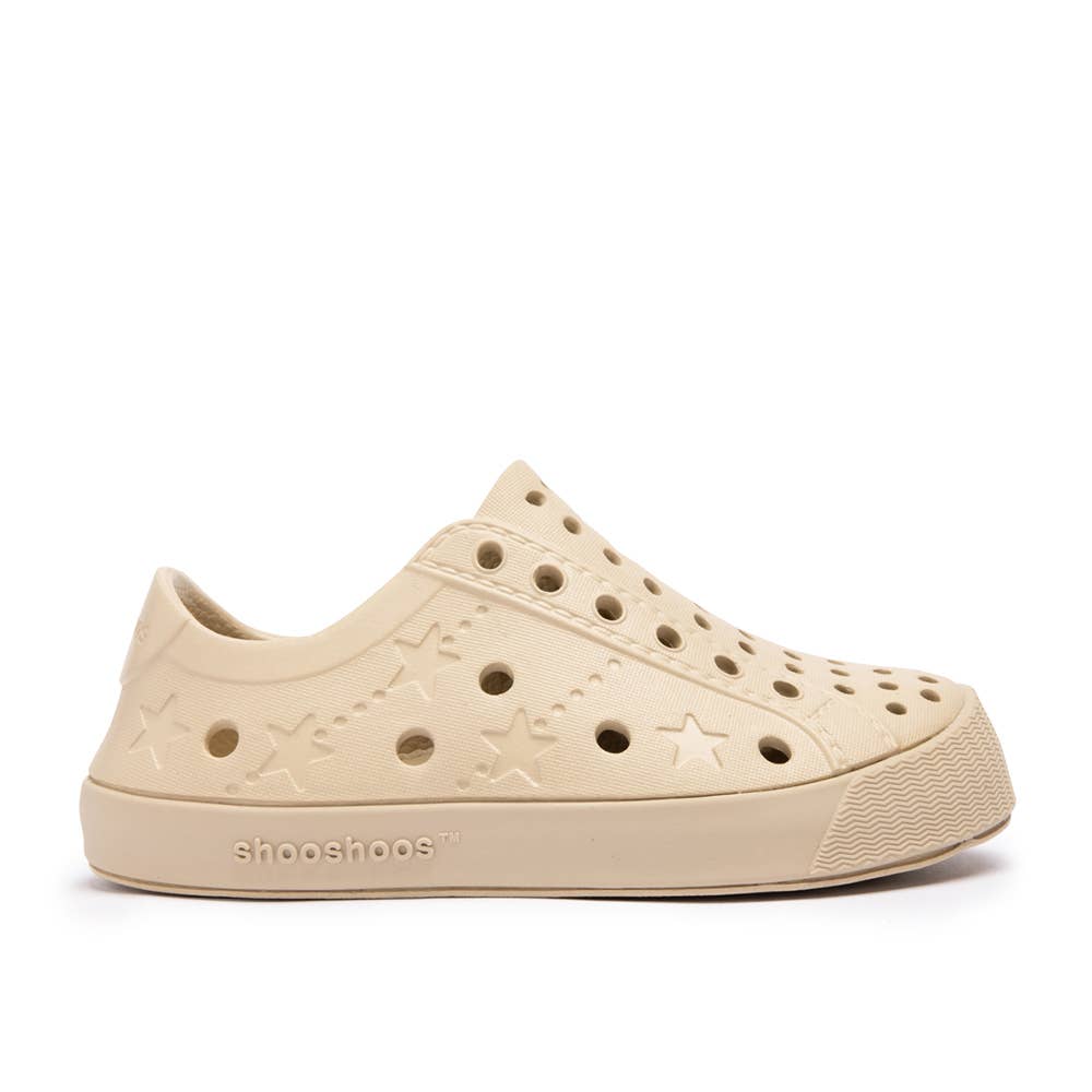 Beige toddler shoes with star design, lightweight and breathable, perfect for summer fun.